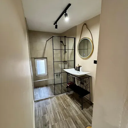 Sa Citycenter - Near Airport Shuttle Bus Station Apartment